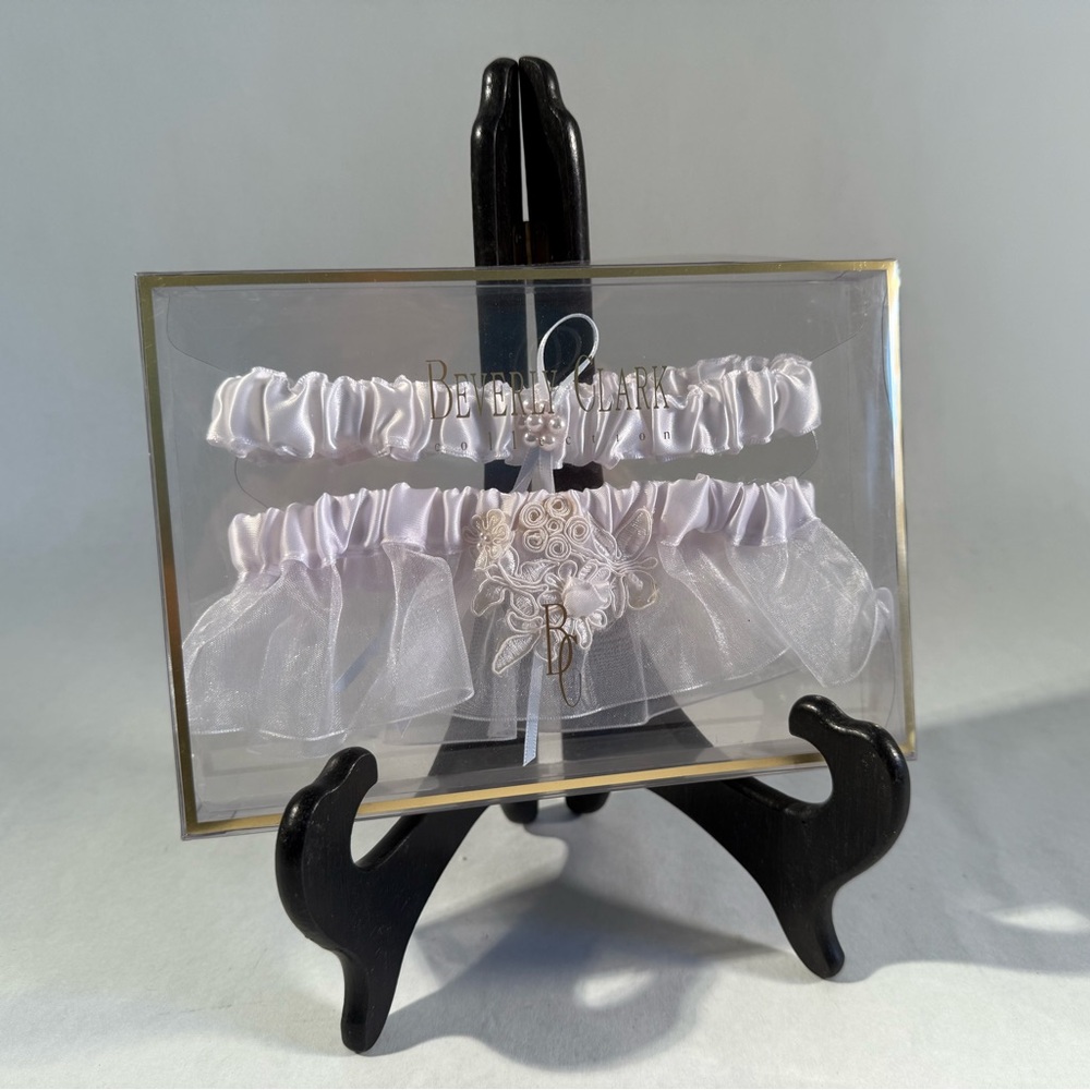 Beverly Clark Elegant White Garter Set NWT